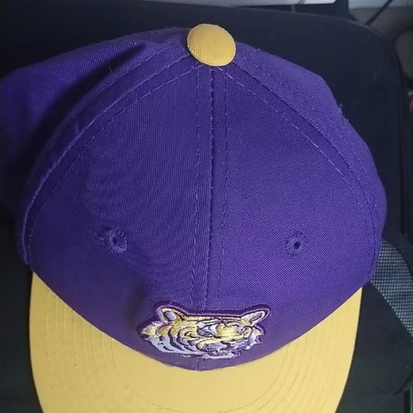 LSU Tigers NCAA Pillow case (1) Purple Gold Eye Of The Tiger and LSU Tigers Cap - Picture 2 of 14